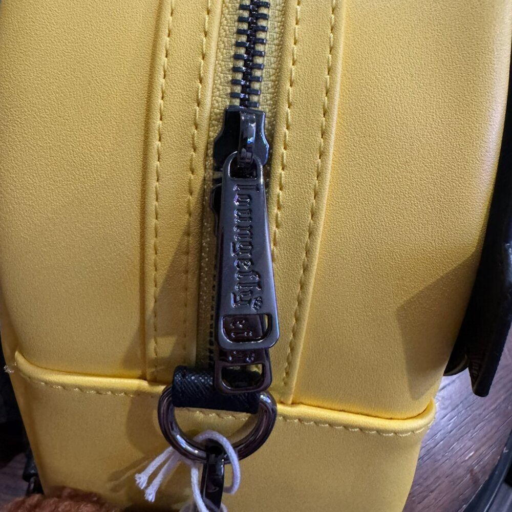 Loungefly Universal Studio Minions Big Face Convertible Mini Backpack NW… - Picture 7 of 7